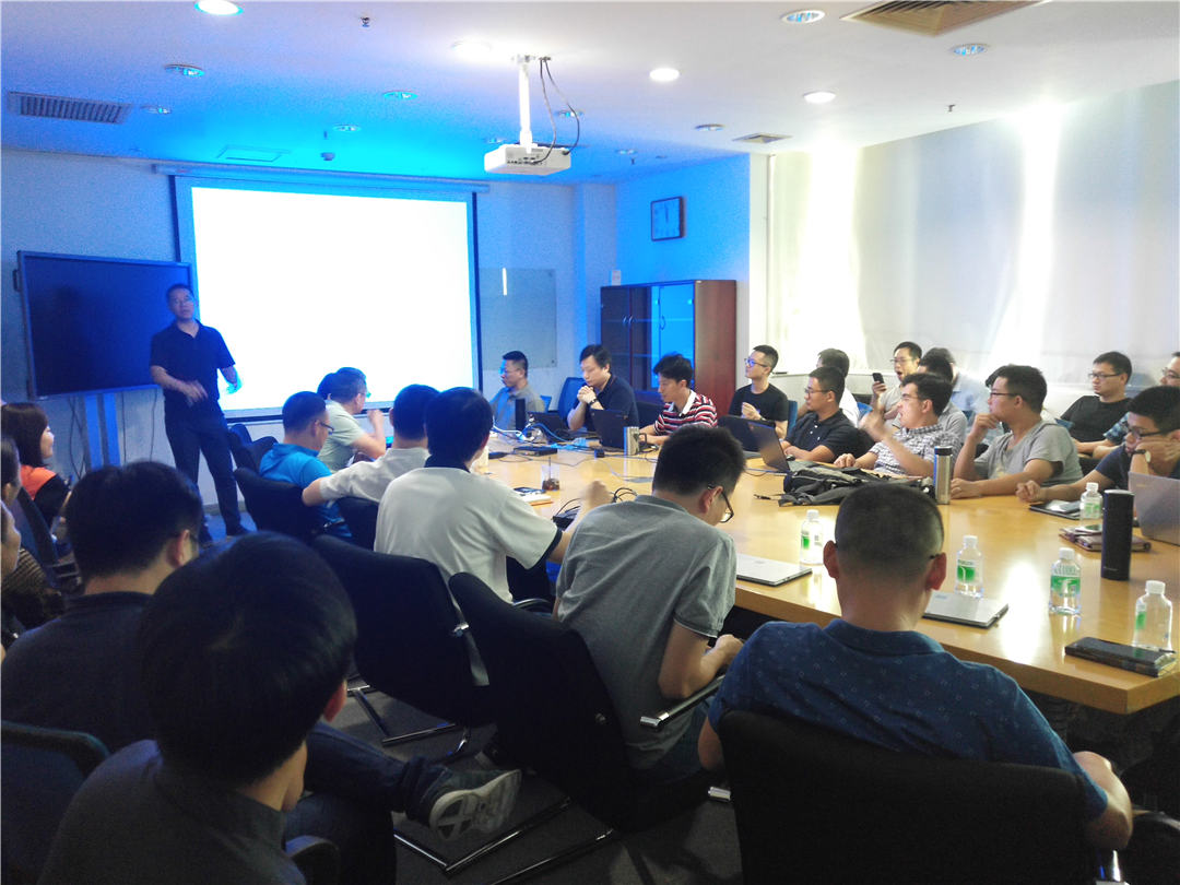 2018雲趣科(kē)技(jì)年(nián)中工(gōng)作(zuò)總結會(huì)議(yì)圓滿舉行(xíng)